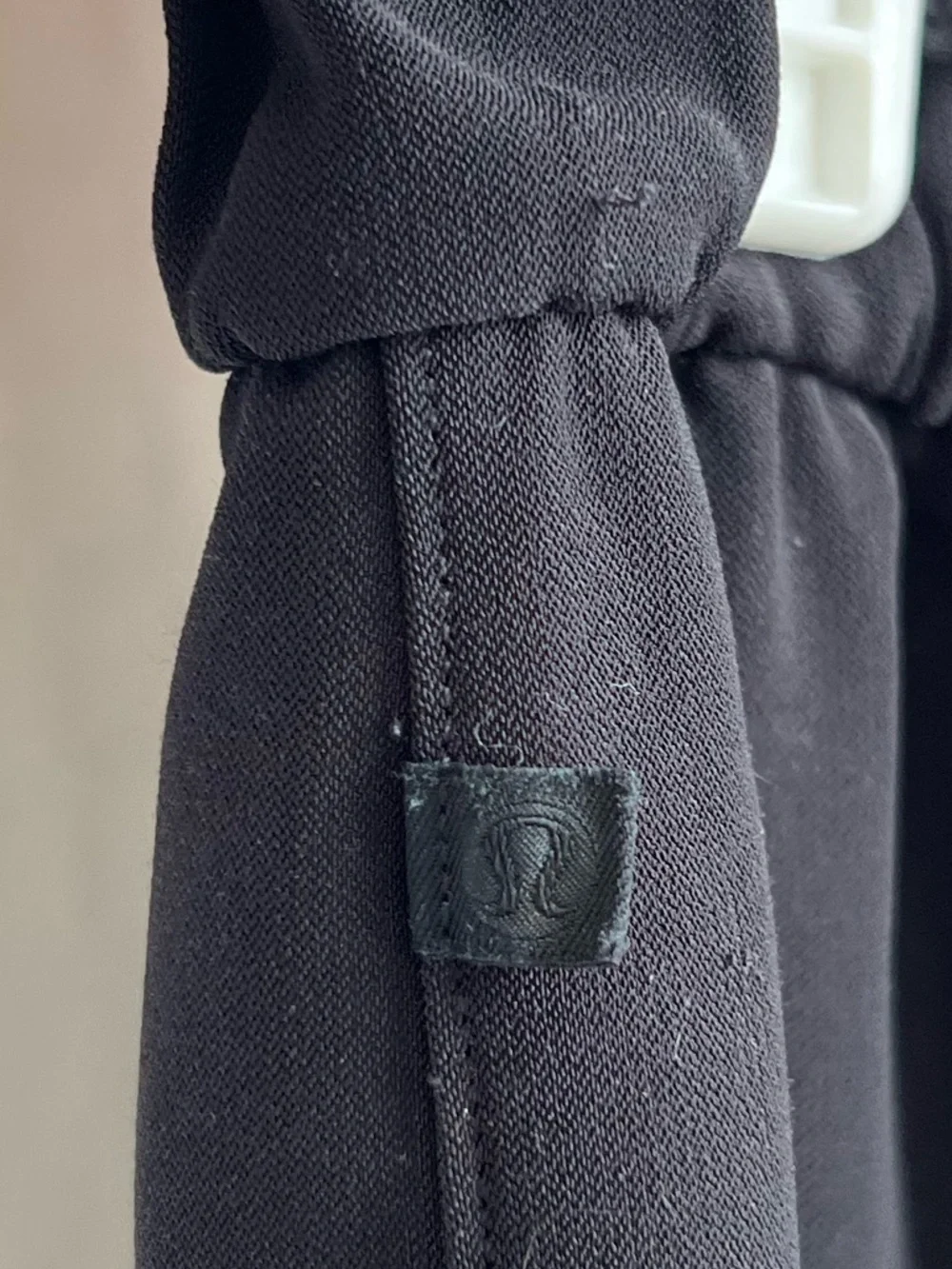 Lululemon Noir Woven Wide Leg Pants Black High Rise Office Career Size 8
